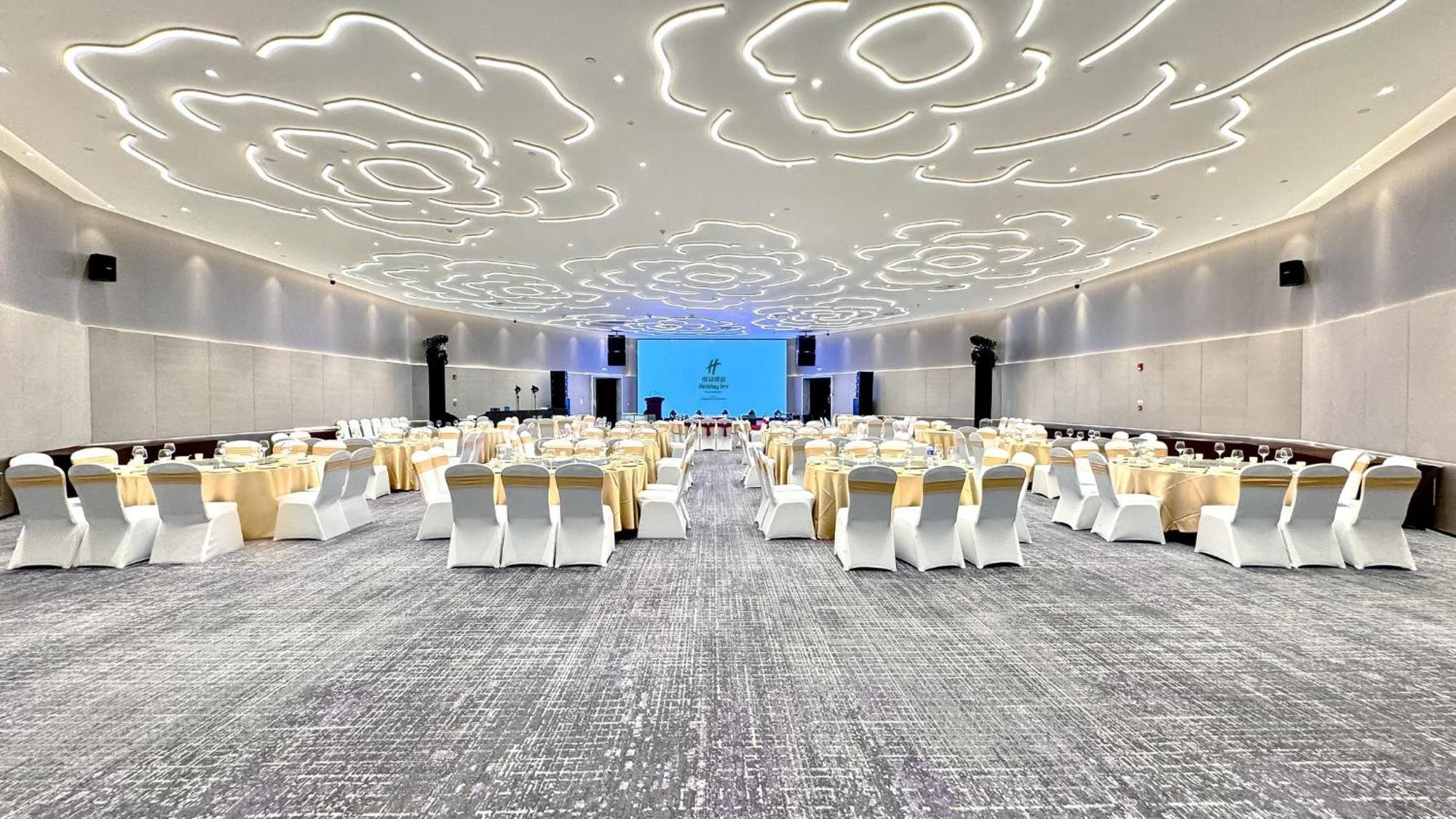 Holiday Inn Zhengzhou Zhongzhou By Ihg Екстериор снимка